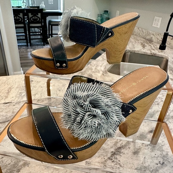 Tommy Hilfiger Blue leather strap with Fabric Flower - Picture 5 of 9